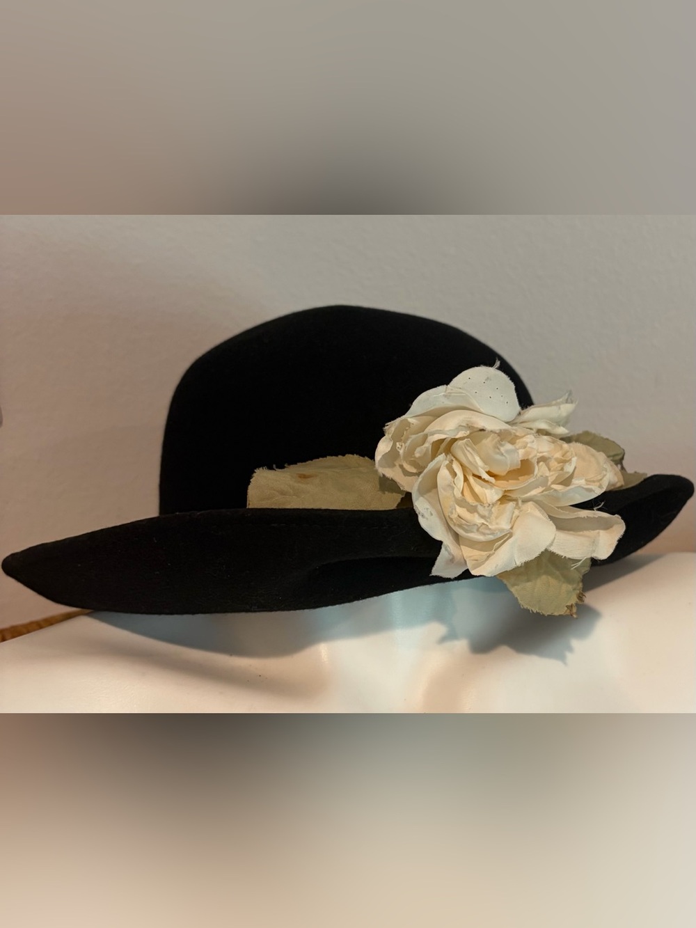 Vintage 90s The Limited Blossom Style Wool Hat with Floral Appliqué